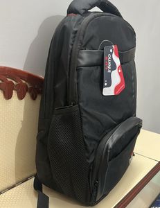 New- Backpack 🎒with 5 zip pockets