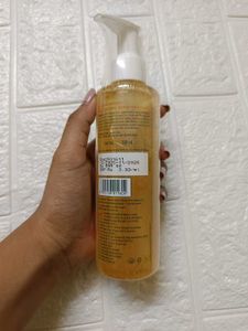 Himalaya Dark Spot Clearing Turmeric Serum Cleanse