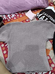 Cute Button-Up Knit Top ( i m sending freebies als