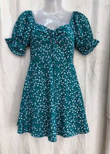 839. Chic Green Floral Puff Sleeve Dress