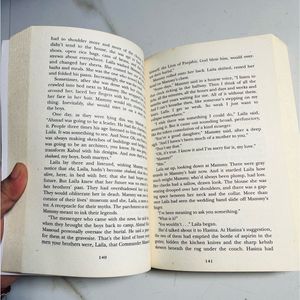 A Thousand Splendid Suns by Khaled Hosseini