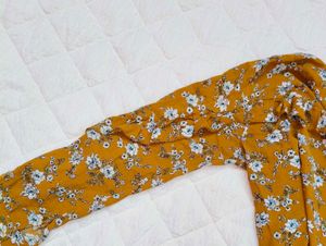 Cute Floral Ruffled top