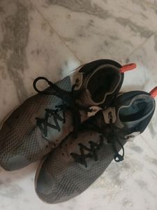 NIKE AIR ZOOM SHOES