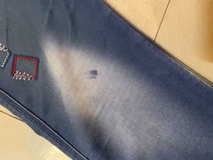Stylish Blue Wash Jeans with Embellishments