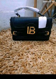 Chic Black Croc Embossed Handbag