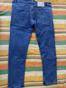 Stylish Blue Wash Jeans