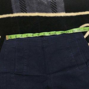 Navy Blue High-Waisted Shorts M