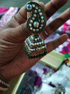 Beautiful Green Colour Jhumki Set