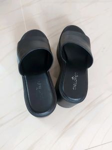 Chic Black Platform Wedge Sandals