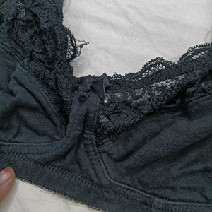 Comfortable🤎 Black Lace Trim Bra