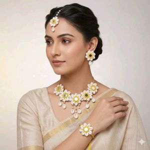 Boho Daisy & Cowrie Shell Jewellery Set
