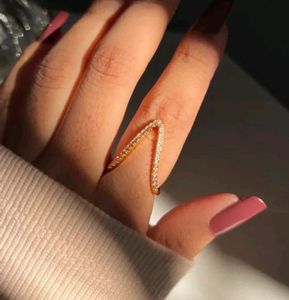 V Adjustable Ring