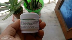 Aroma Blush Advance Detan Face Cream