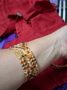 Exquisite Gold Plated Kundan Bangles