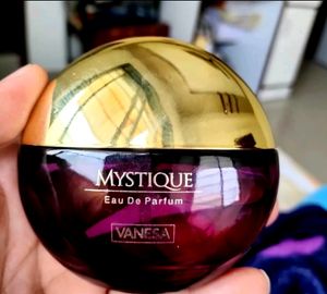 LUXUARY PERFUME..