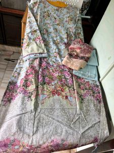 Beautiful Floral Print Kurta Set