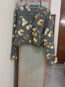 Chic Floral Print Cropped Top