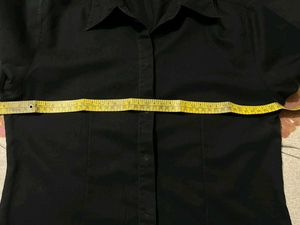 Classic fitted Black Button-Up Shirt