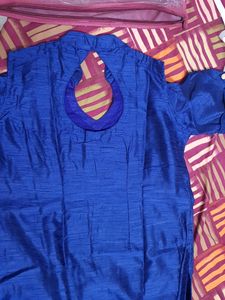 Amazing side slit suit with cold shoulder sleeves size L,xl