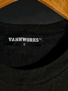 Vannworks t-shirt, like new, Size- S.