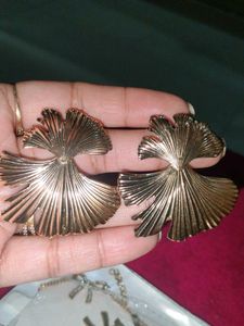 Unique Leaf Design Earrings