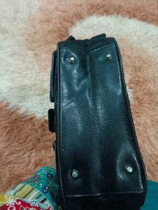 Chic Black Shoulder Bag
