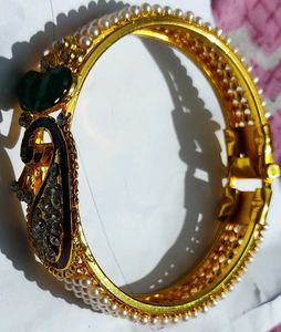 Elegant Gold-Plated Bangle