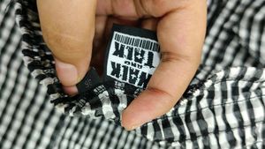 Gingham Lace-Up Tube Top y2k