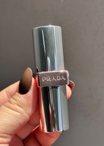 Prada Light Glowing lip color U016 Rose