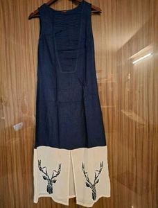 Stylish Sleeveless "W"  Kurta with Deer Print