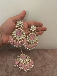 Stunning Pink Kundan earring with maang ti