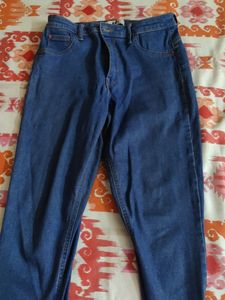 Skinny comfy Size 32 Jeans . Never Worn.  Take It . It's Almost Free