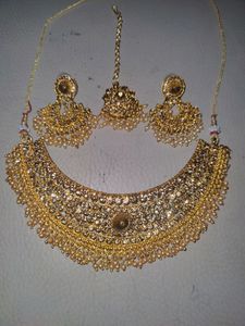 Women's Jewellery Set.. Like New. Good Condition