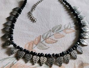 Boho Leaf Pendant Necklace
