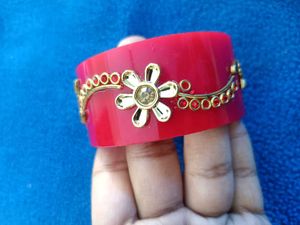 Red Floral Bangles