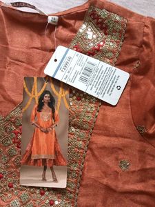 Elegant Embroidered Kurta 2 piece
