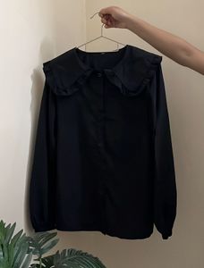 Chic Black Ruffled Collar Blouse