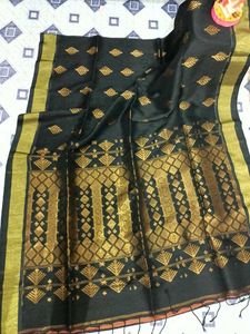 BRAND NEW Elegant pure linen Saree