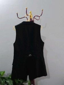 Chic Black Sleeveless Blazer Vest