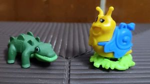 2 kinderjoy toys