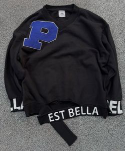 Black Crewneck Sweatshirt with 'P' Emblem