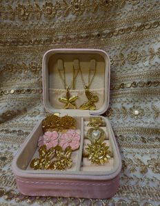 Chic Jewelry Set with Butterfly & Starfish
