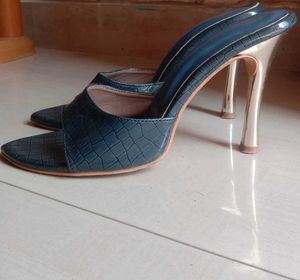 Fabbhue Textured Stiletto Heels