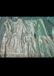 Elegant Pakistani Suit