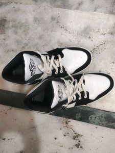 Stylish Black &amp; White Air Jordan Sneakers