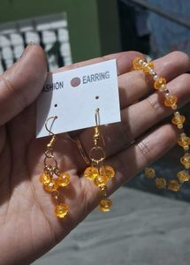 Fashion Beaded Earrings & Bracelet Set...very attr