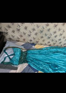 Beautiful Teal Embellished Gown🦋🎀❤️