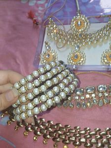 Stunning Jewellery Set of 4