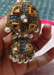 Elegant Jhumka &amp; Maang Tikka Set