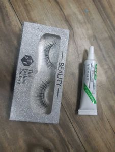 eye lashes 😍 with glue